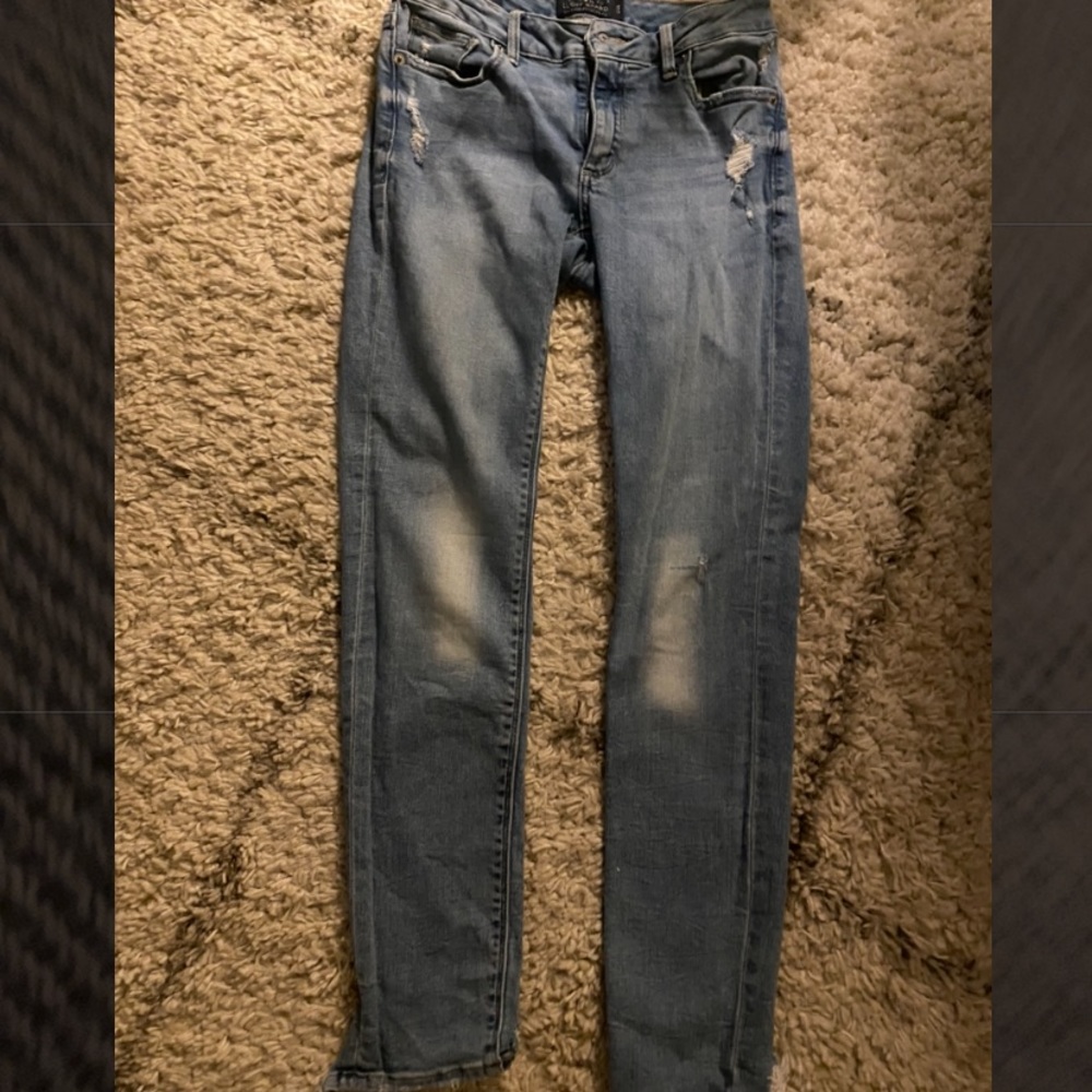 Lucky Jeans distressed